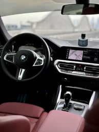 Weiß BMW 420i zur Miete in Sharjah 6