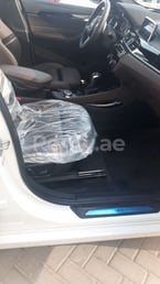 Blanco BMW X1 en alquiler en Dubai 3