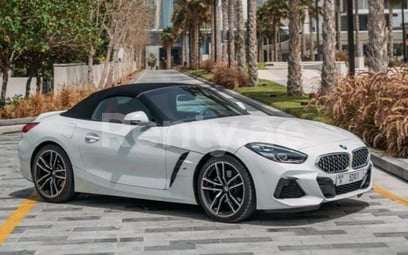 أبيض BMW Z4 cabrio للإيجار في Abu-Dhabi