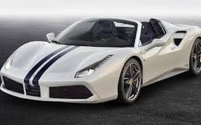 أبيض Ferrari 488 Spyder للإيجار في Dubai