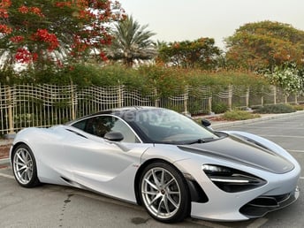 White McLaren 720 S for rent in Abu-Dhabi 4