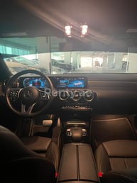 Белый Mercedes A Class в аренду в Dubai 1