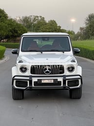 Weiß Mercedes G63 Brand New zur Miete in Sharjah 3