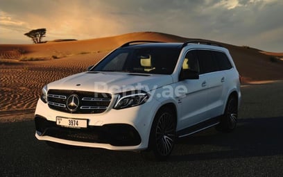 Blanc Mercedes GLE en location à Sharjah