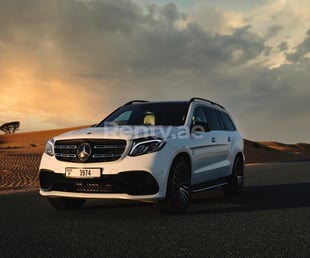 أبيض Mercedes GLE للإيجار في Dubai 3