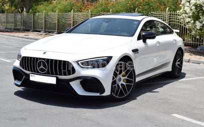 أبيض Mercedes GT 63S AMG للإيجار في Dubai