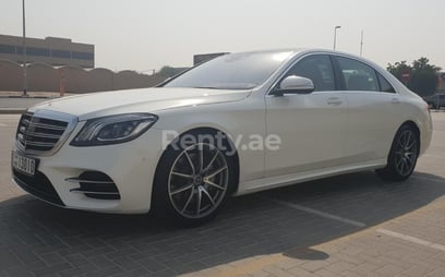 White Mercedes S Class for rent in Dubai