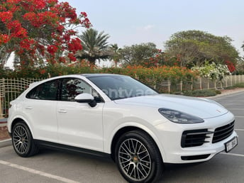 Blanco Porsche Cayenne en alquiler en Dubai 5