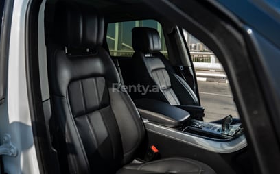 White Range Rover Sport for rent in Dubai 3