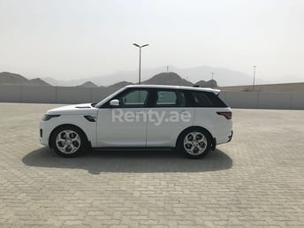 أبيض Range Rover Sport للإيجار في Sharjah 6