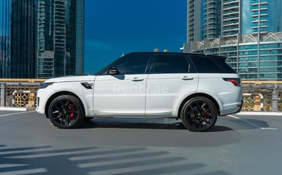 Белый Range Rover Sport V8 в аренду в Abu-Dhabi 6