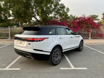 Weiß Range Rover Velar Dynamic zur Miete in Dubai 2