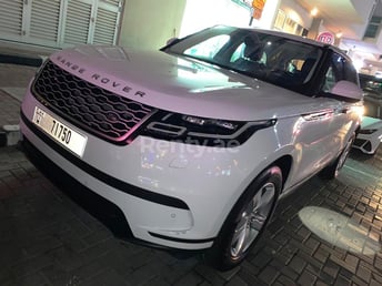 Weiß Range Rover Velar zur Miete in Dubai 0