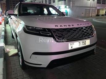 Weiß Range Rover Velar zur Miete in Abu-Dhabi 1