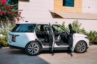 Weiß Range Rover Vogue zur Miete in Abu-Dhabi 3