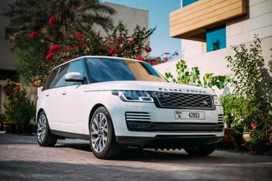 White Range Rover Vogue for rent in Abu-Dhabi 5