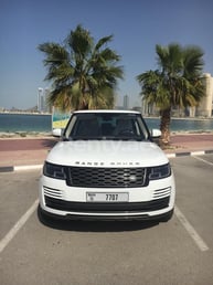 White Range Rover Vogue for rent in Abu-Dhabi 2