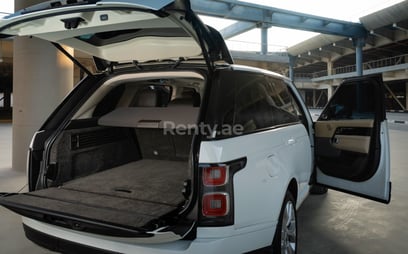 White Range Rover Vogue for rent in Dubai 6