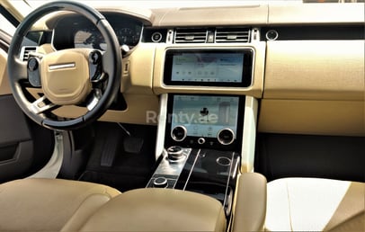 White Range Rover Vogue Full Option for rent in Abu-Dhabi 2