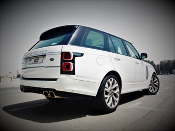 在Dubai租赁白色 Range Rover Vogue Full Option 3