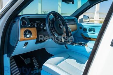 White Rolls Royce Cullinan for rent in Abu-Dhabi 4