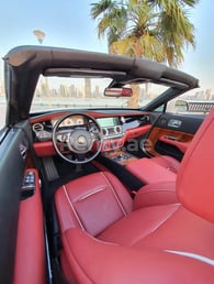 Weiß Rolls Royce Dawn zur Miete in Dubai 2