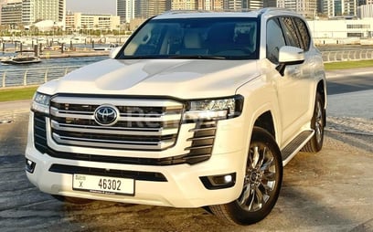 White Toyota Land Cruiser for rent in Dubai
