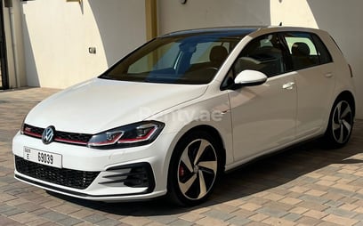 أبيض Volkswagen Golf GTI للإيجار في Abu-Dhabi