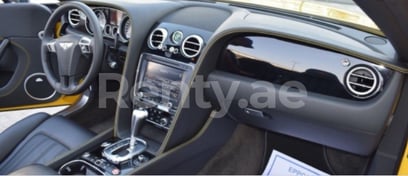 الأصفر Bentley Continental GTC للإيجار في Abu-Dhabi 2