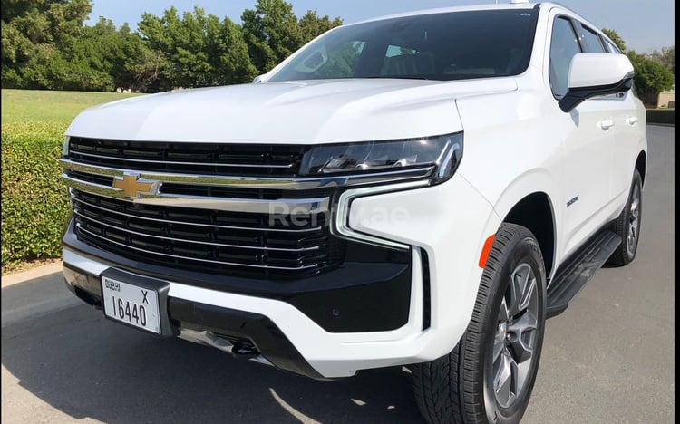 أبيض Chevrolet Tahoe للإيجار في الشارقة