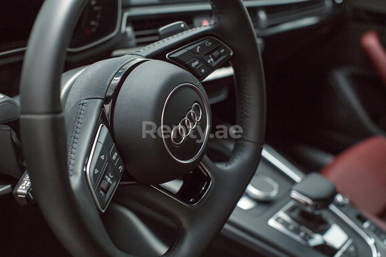 Black Audi R8 V10 Spyder for rent in Dubai 3