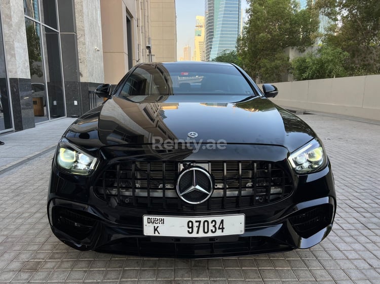 Черный 2019 Mercedes E300 with E63 bodyk в аренду в Абу-Даби 0