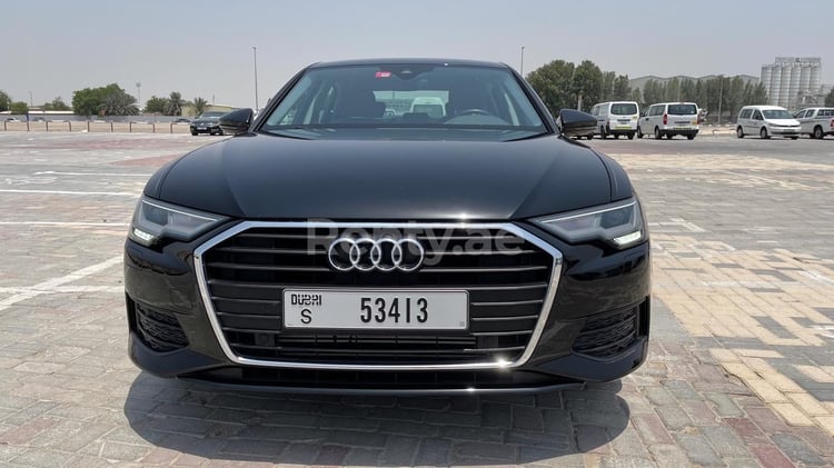 Schwarz Audi A6 zur Miete in Sharjah 0