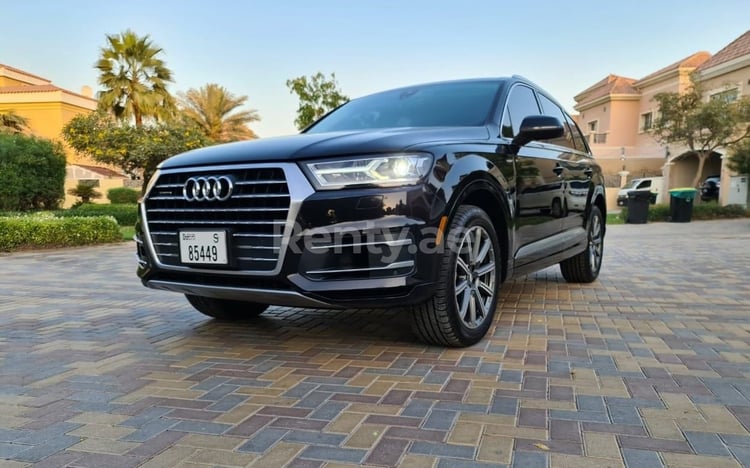 Black Audi Q7 for rent in Dubai