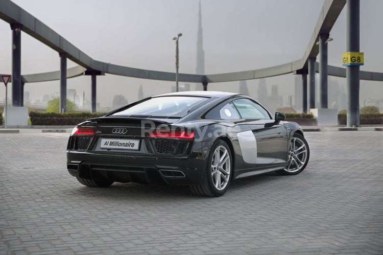 Black Audi R8 V10 for rent in Abu-Dhabi 0