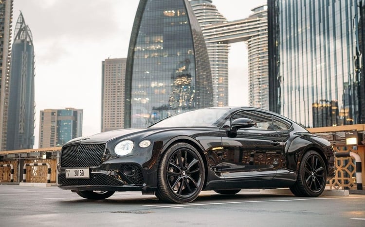 Negro Bentley Continental GT en alquiler en Dubai