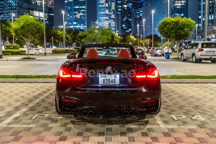 أسود BMW 4 Series للإيجار في أبو ظبي 3