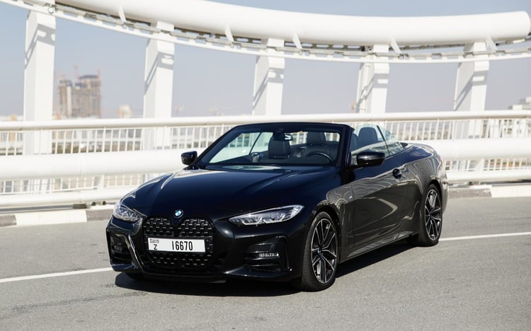 أسود BMW 430i cabrio للإيجار في أبو ظبي