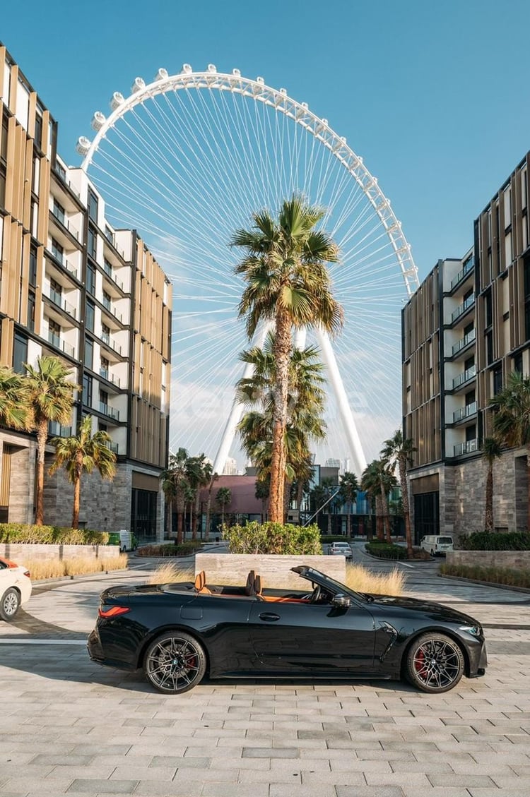 Black BMW 4M Sport Competition cabrio for rent in Abu-Dhabi 4