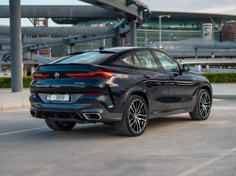 Bleu Foncé BMW X6 M-kit en location à Abu-Dhabi 2