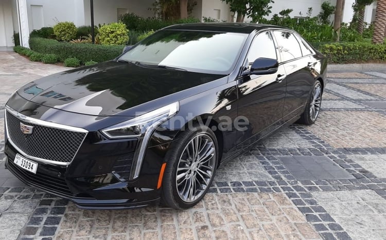 Schwarz Cadillac CT6 zur Miete in Abu-Dhabi