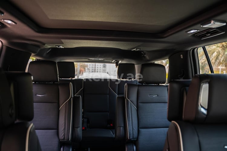 在沙迦租赁黑色 Cadillac Escalade Platinum Fully Loaded 5