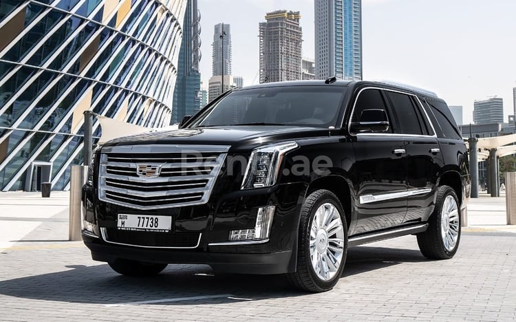 Nero Cadillac Escalade Platinum in affitto a Abu-Dhabi