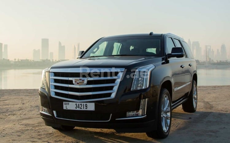 Noir Cadillac Escalade en location à Abu-Dhabi