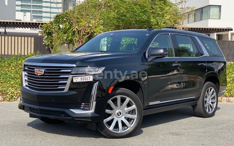 Negro Cadillac Escalade en alquiler en Sharjah