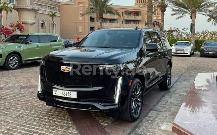 أسود Cadillac Escalade Platinum S للإيجار في أبو ظبي