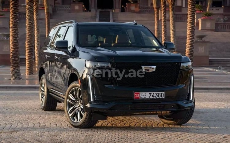 Nero Cadillac Escalade in affitto a Sharjah