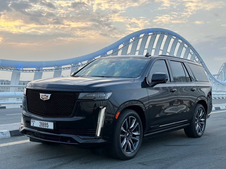 Negro Cadillac Escalade en alquiler en Sharjah 3