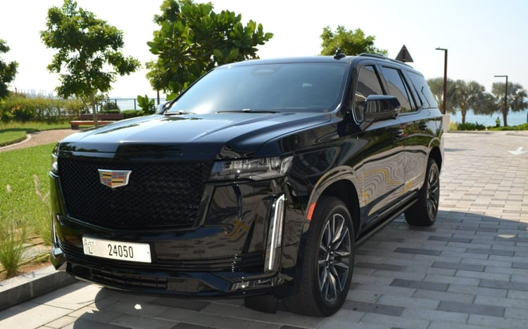 Negro Cadillac Escalade en alquiler en Dubai