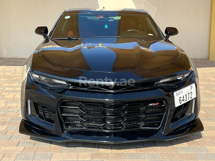 在迪拜租赁黑色 Chevrolet Camaro 3.6V6 ZL1 KIT COUPE 7